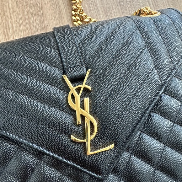SAINT LAURENT ENVELOPE MEDIUM QUILTED TEXTURED LEATHER BAG - Picture 2 of 7